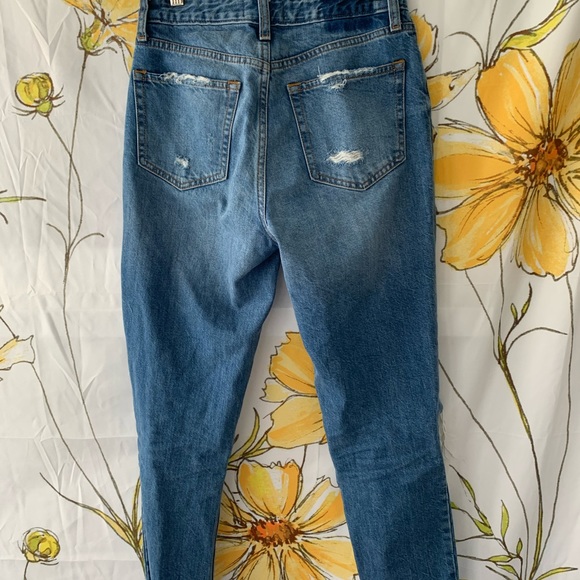 Ripped Abercrombie and Fitch girlfriend jeans - Picture 4 of 4